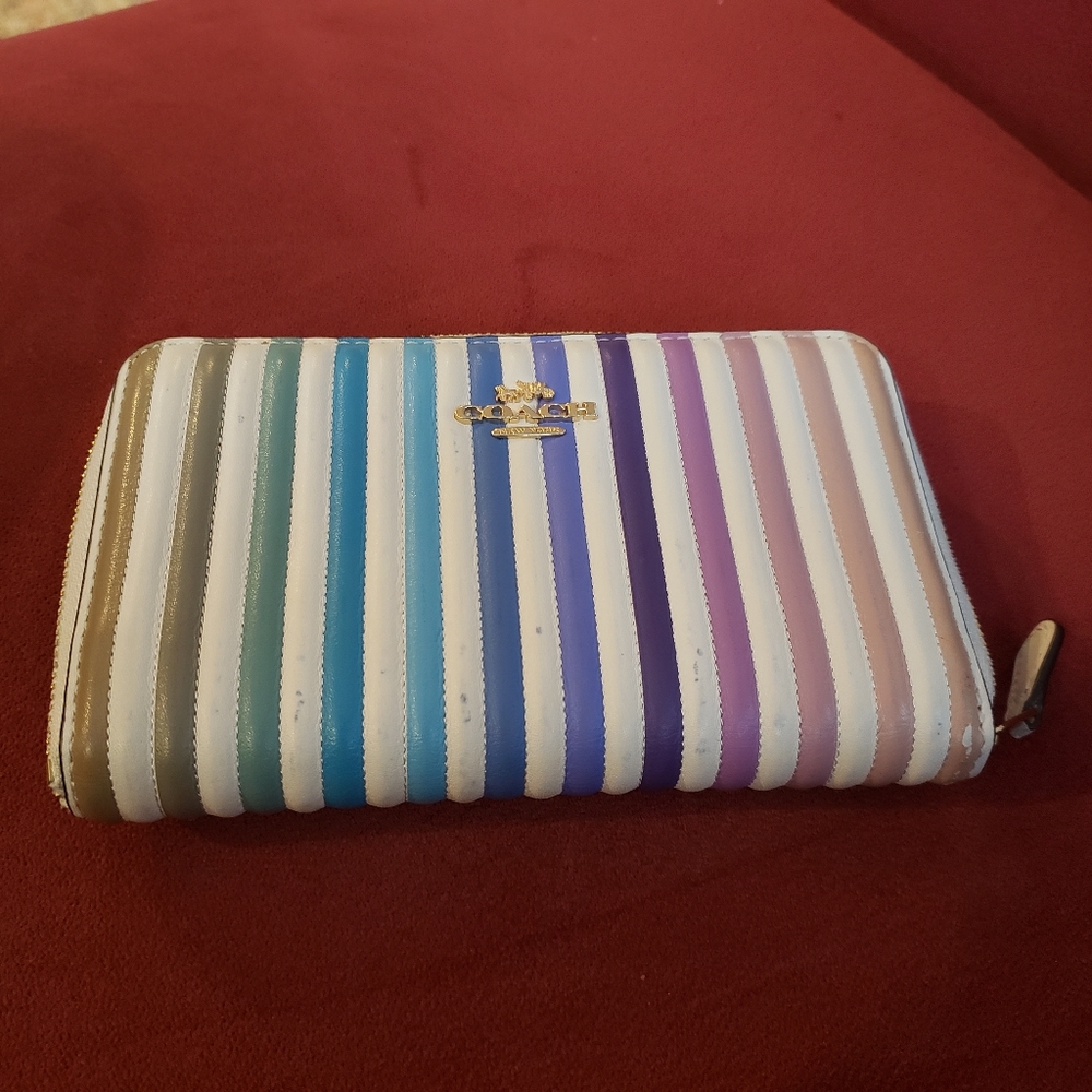 Coach medium zipper wallet